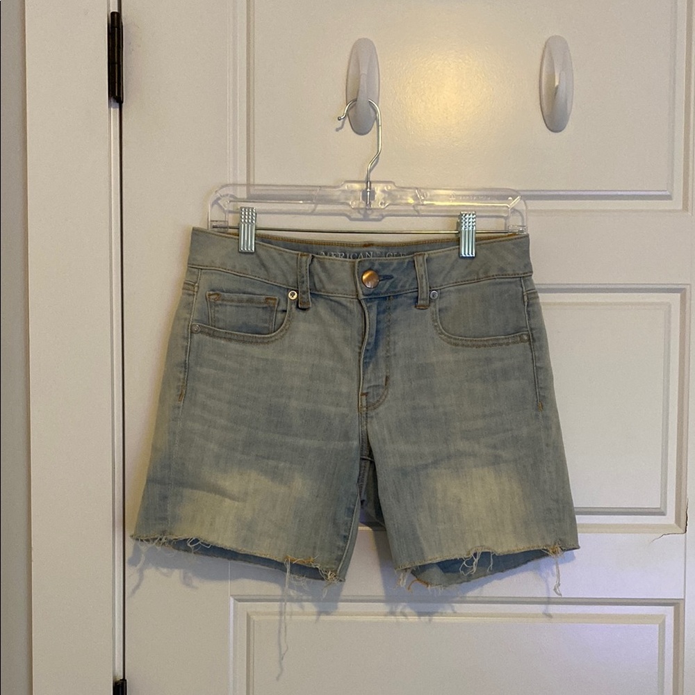 American Eagle Low-Rise Light Denim Women's Shorts